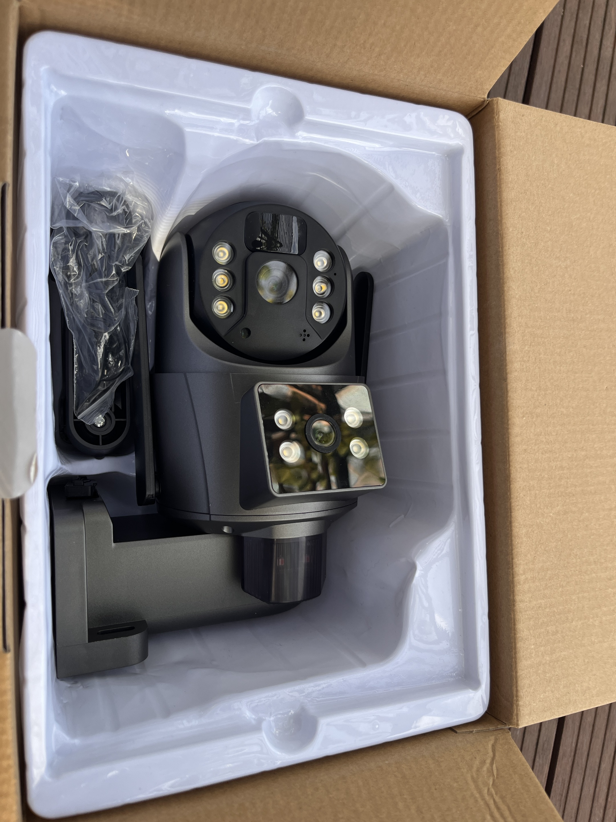 WiFi Security Camera with 6MP, Dual Lens, Solar Powered, 360