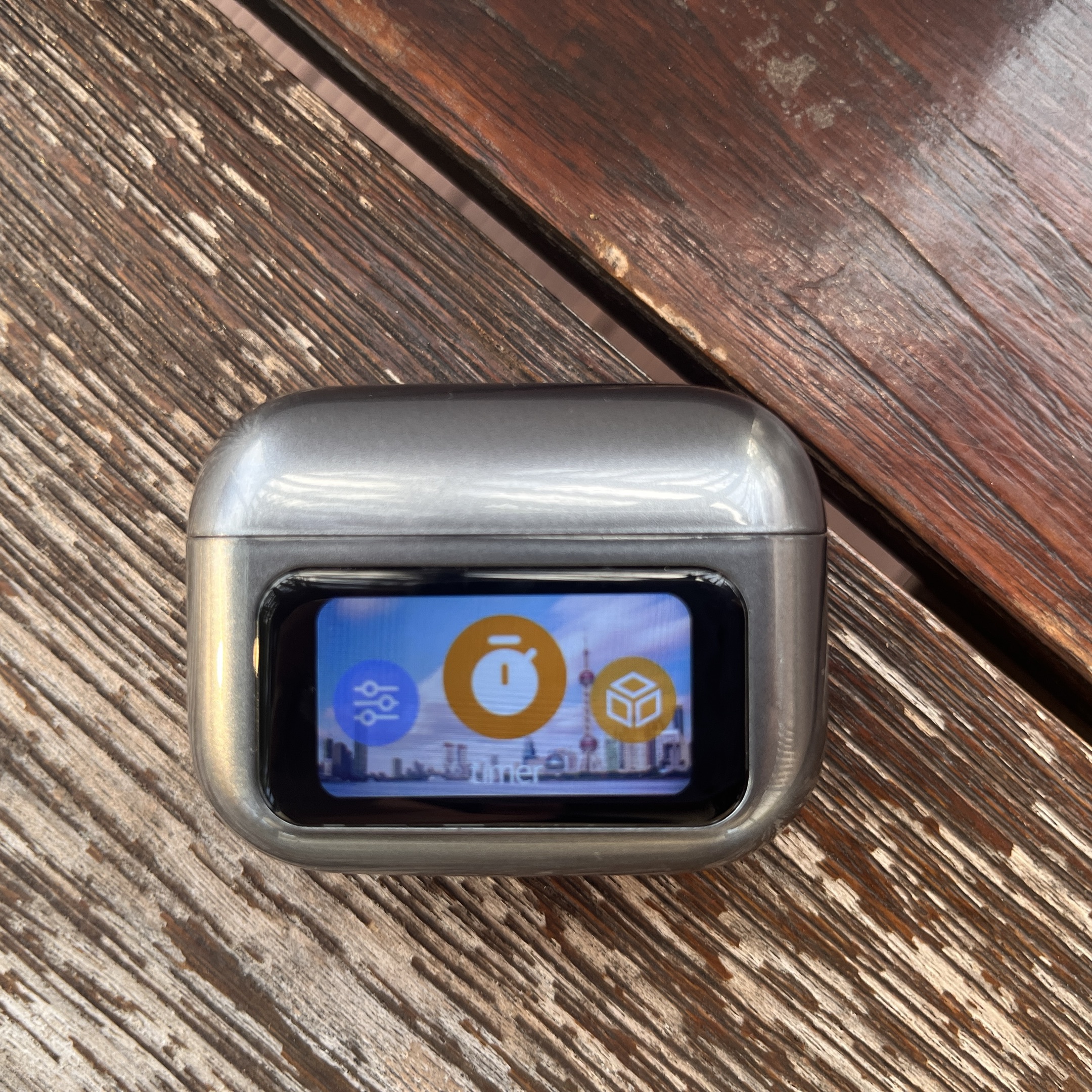 Comfortable to wear and effective in conversation