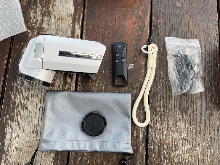 Small camcorder that gives high quality pics/videos